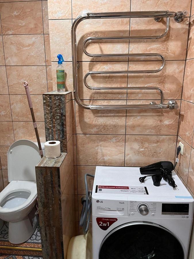Happy Apartment On Kopernik 30 Lviv Extérieur photo