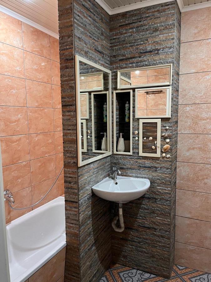 Happy Apartment On Kopernik 30 Lviv Extérieur photo